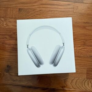 Apple AirPods Max silver with white headband